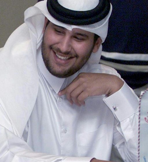  Qatar’s Sheikh Jassim makes second bid as battle to buy Man Utd heats up
