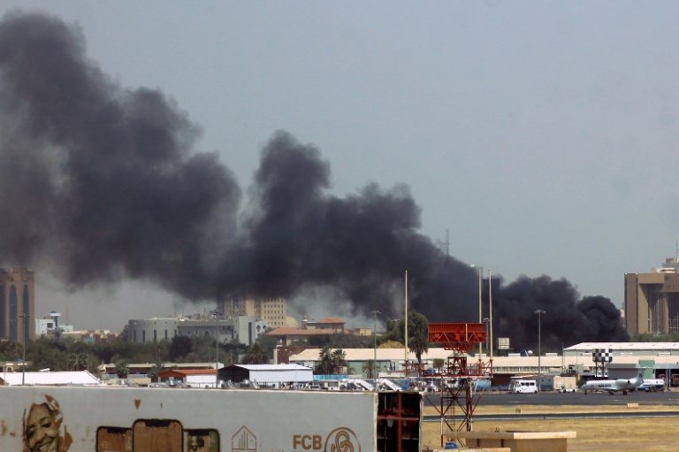  Saudi plane hit by gunfire in Sudan unrest: airline