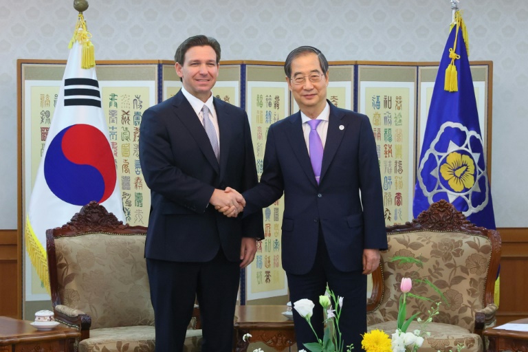  Republican hopeful DeSantis talks trade, N. Korea in Seoul