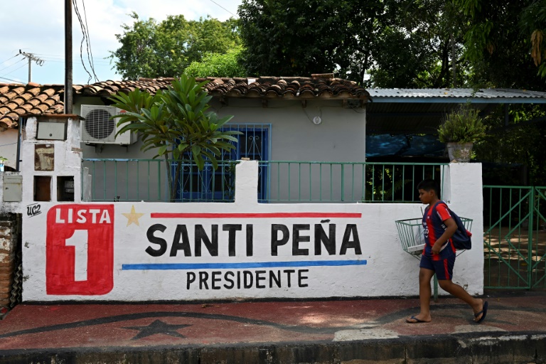  Paraguay gears up for tight presidential election
