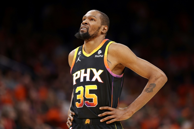  NBA Suns star Durant announces lifetime Nike deal