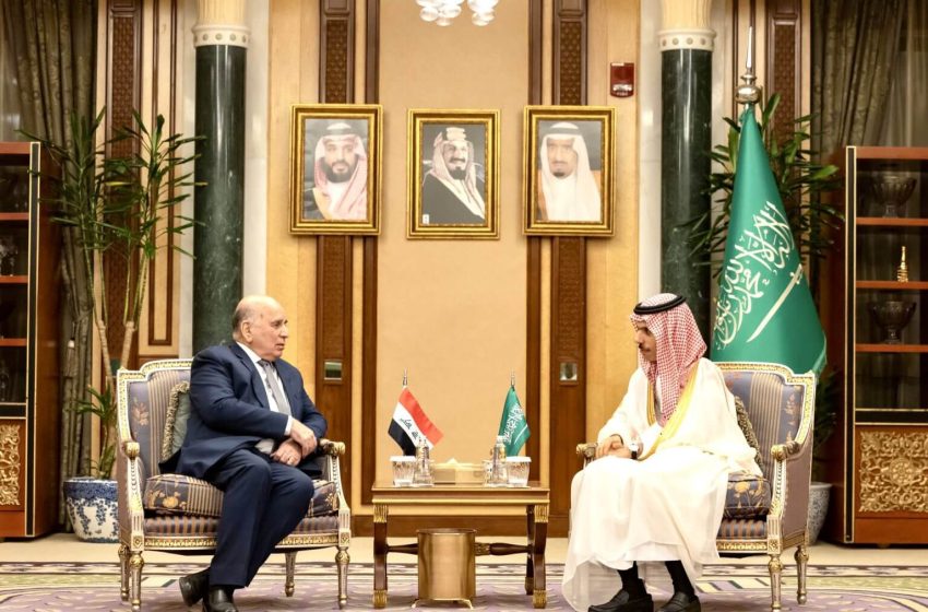  Iraqi FM discusses Iraqi-Saudi relations in Jeddah
