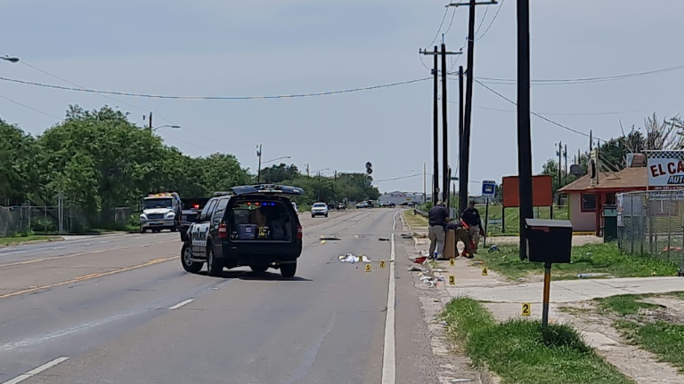  At least 7 killed in car ramming outside Texas migrant center