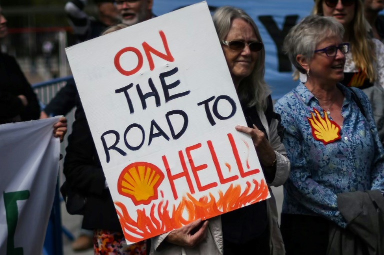  Climate protestors disrupt Shell shareholder meet