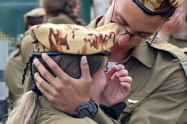  Israel buries three soldiers killed near Egypt border