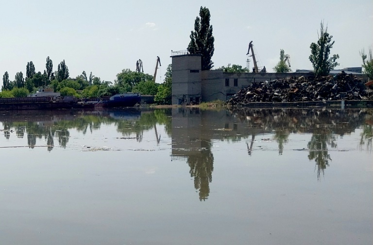  Ukraine nuke plant safety at stake after dam damage