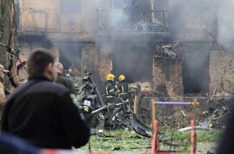 Russian strikes kill 10 in Zelensky’s hometown