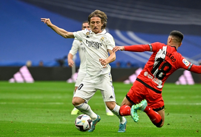  Modric extends Real Madrid contract until 2024