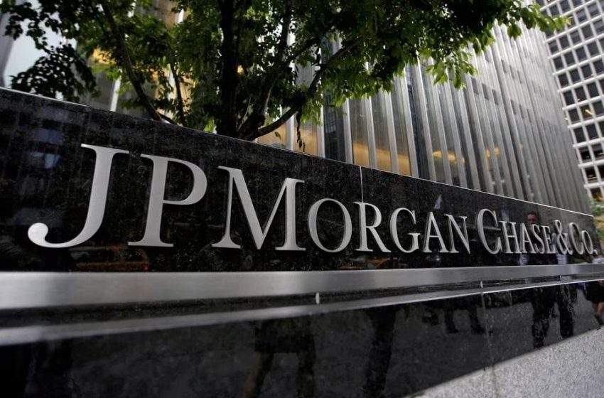  Trade Bank of Iraq, J.P. Morgan discuss banking operations