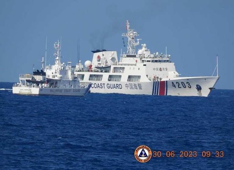 Philippine Coast Guard accuses Chinese boats of ‘dangerous’ manoeuvres