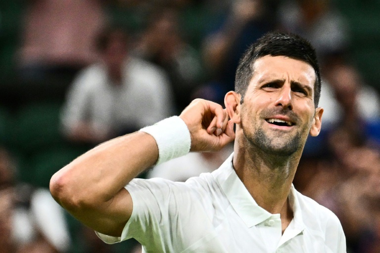  Djokovic joins Wimbledon 100 club as Swiatek eyes first quarters