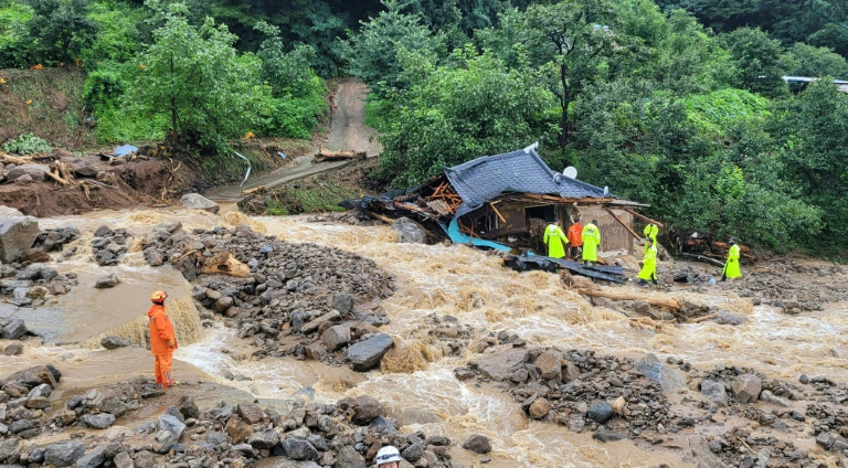 Heavy rains, flooding leave 22 dead in South Korea