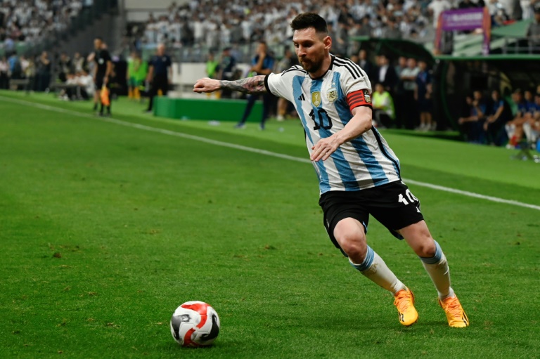  Lionel Messi signs contract with Inter Miami through 2025