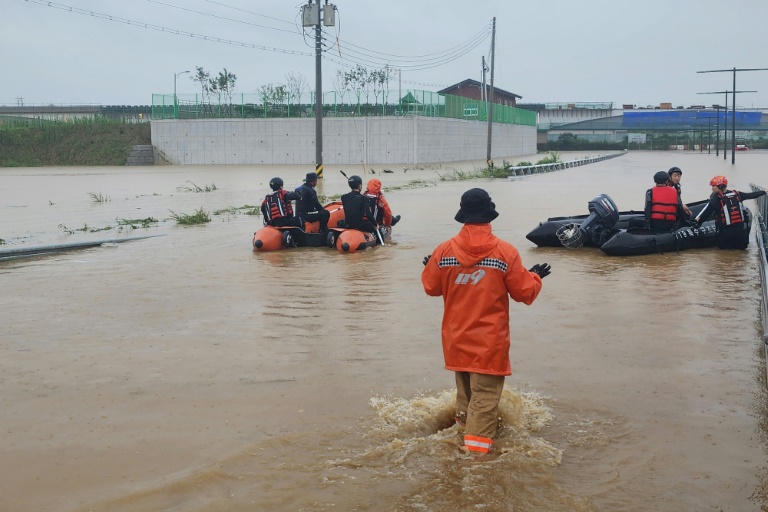  Heavy rains, flooding leave 37 dead in South Korea