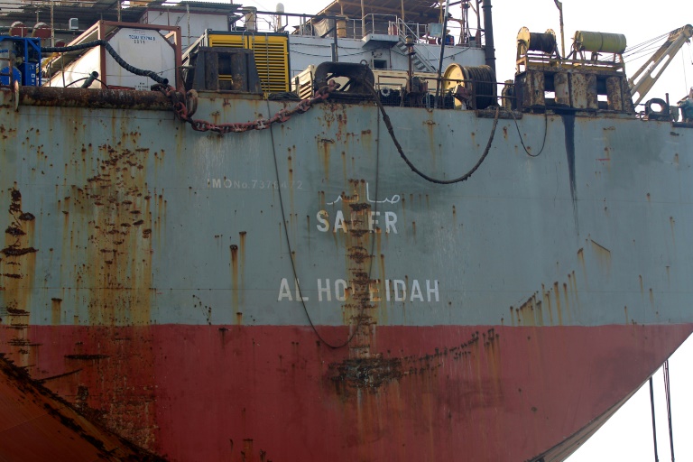  Yemen’s stricken oil tanker: defusing a ‘ticking time bomb’