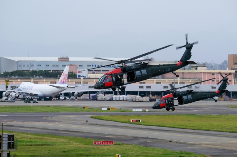  Taiwan defends largest airport against simulated Chinese attack