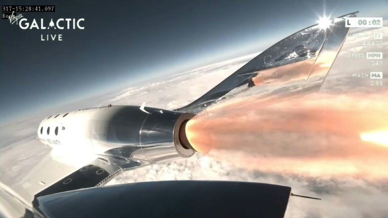  Virgin Galactic rockets its first tourist passengers into space