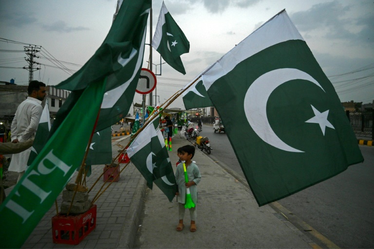 Little-known senator Kakar to be sworn in as new Pakistan PM