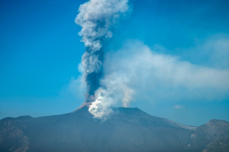  Etna eruption forces closure of Sicily’s Catania airport