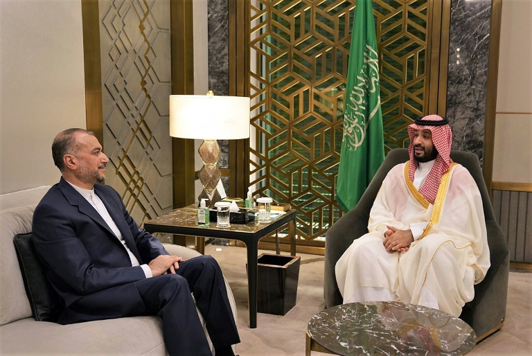  Iran top diplomat meets Saudi de facto ruler