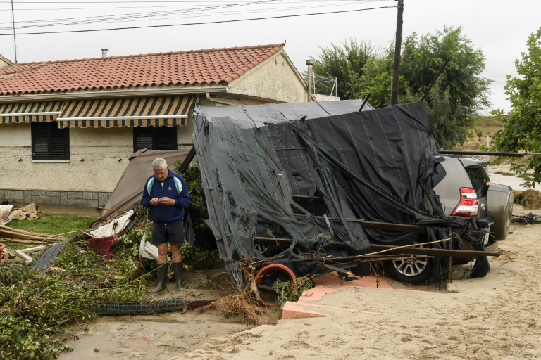  Two dead, three missing as torrential rains lash Spain