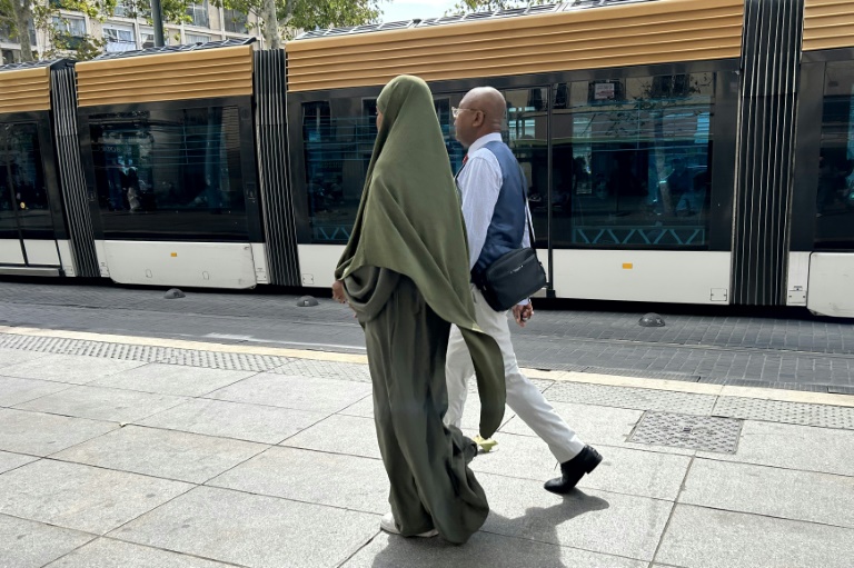  Court to rule on French abaya Muslim dress ban