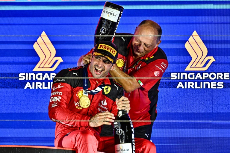  Ferrari’s Sainz wins Singapore GP to end Verstappen’s win streak