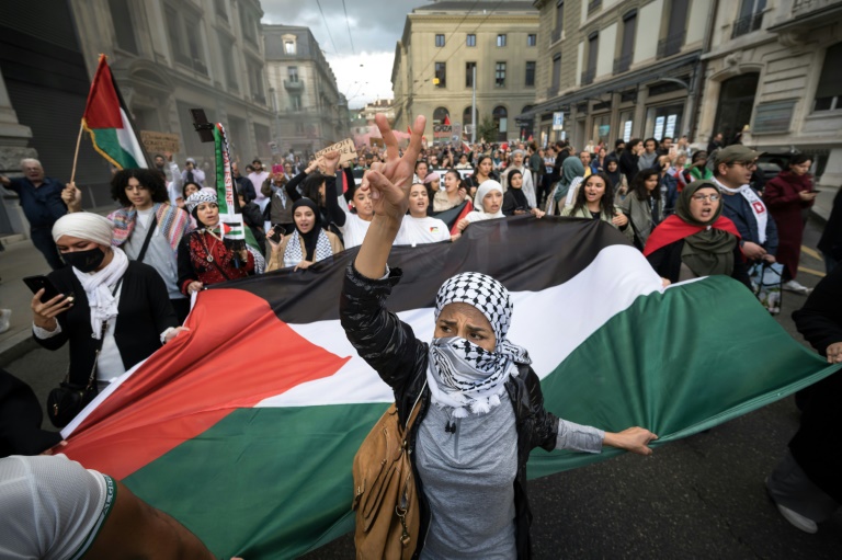  Thousands join pro-Palestinian rally in Geneva