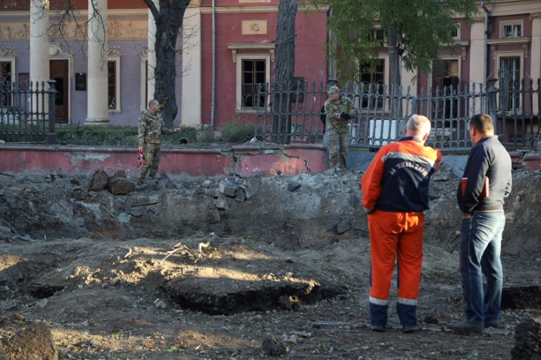  Russia strikes Odesa, damaging museum, injuring 8