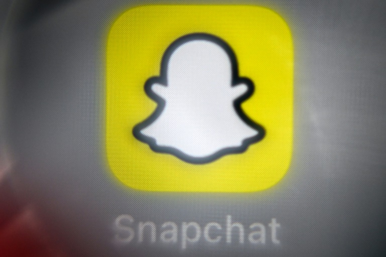  Snapchat to add in-app Amazon shopping