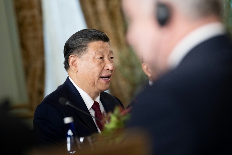 Xi warns Biden not to arm Taiwan, agrees to restart military talks
