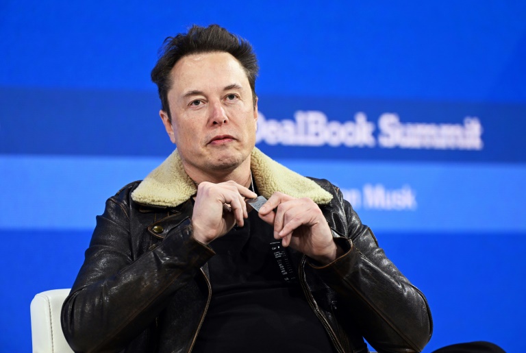  Musk regrets controversial post but won’t bow to advertiser ‘blackmail’
