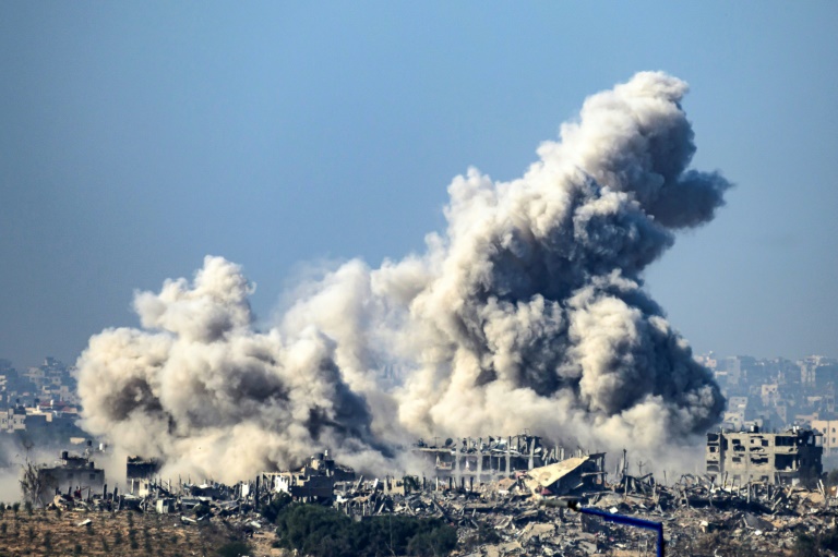  Israel strikes Gaza as pressure mounts to protect civilians