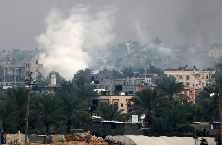  Israeli forces encircle main southern Gaza city