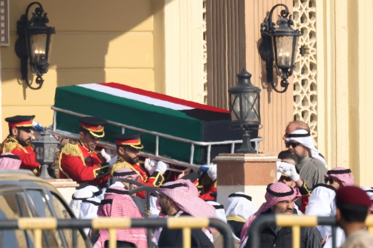  Kuwait’s emir Sheikh Nawaf laid to rest in small ceremony