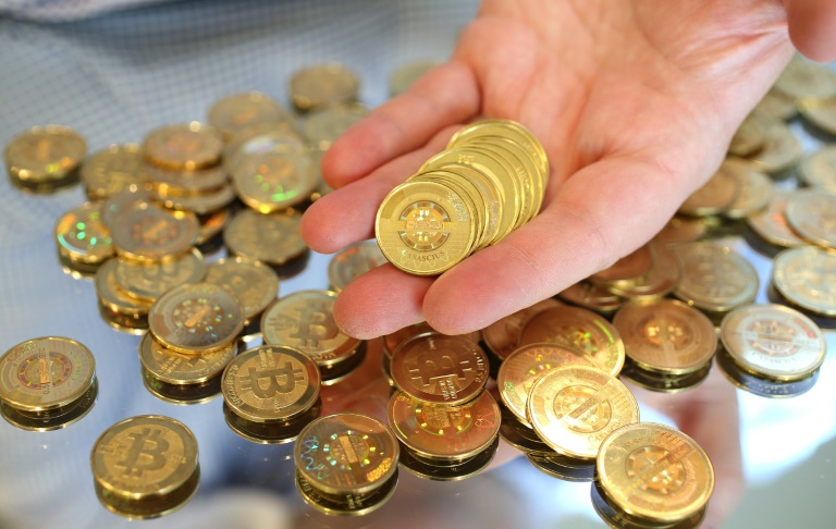  US regulators authorize first bitcoin funds on public markets