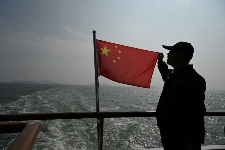  Mainlanders sneak a peek through China’s window to Taiwan