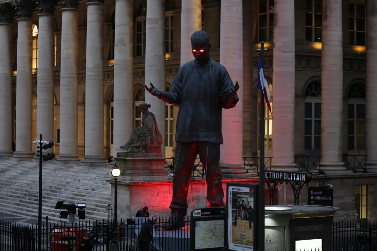  Giant statue of rapper Kid Cudi appears in Paris