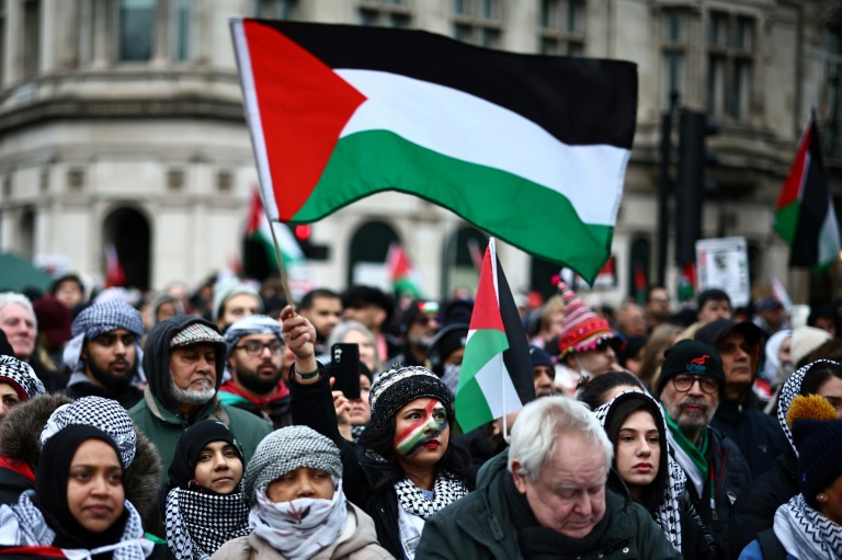  Thousands march in London for Gaza ‘day of action’