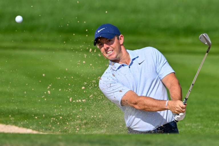  McIlroy back in Dubai Desert Classic hunt after magical 63