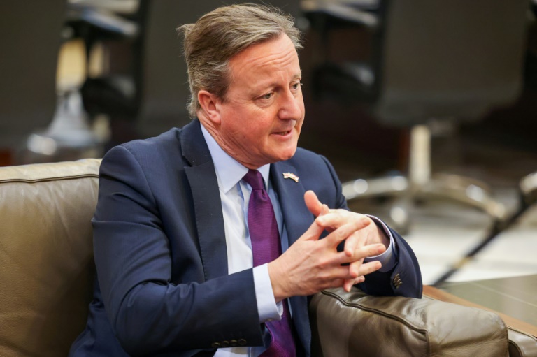  UK’s Cameron urges calm on Lebanon-Israel border in Beirut talks