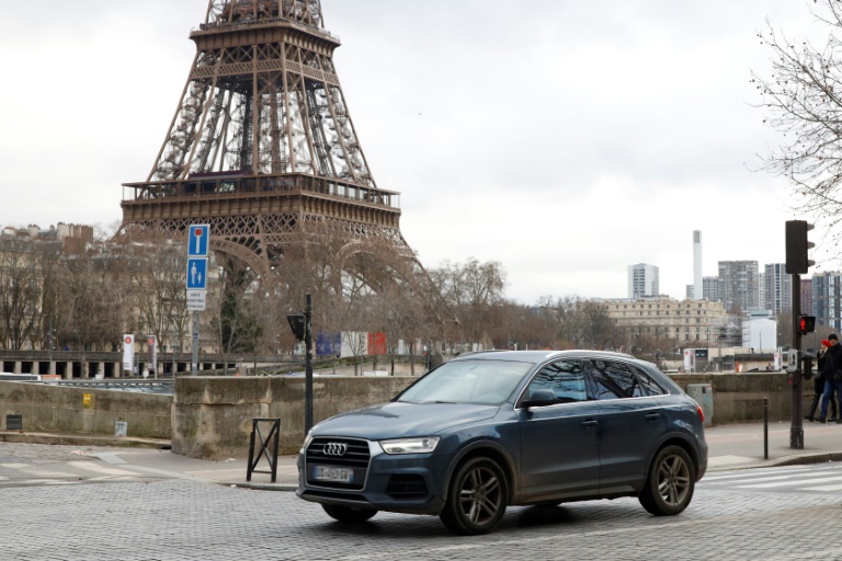  Paris takes aim at SUVs with premium parking vote