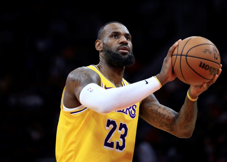  LeBron won’t ask to leave Lakers – agent