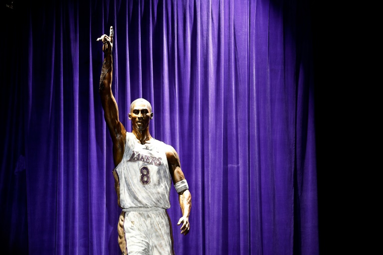  NBA Lakers unveil Kobe Bryant statue
