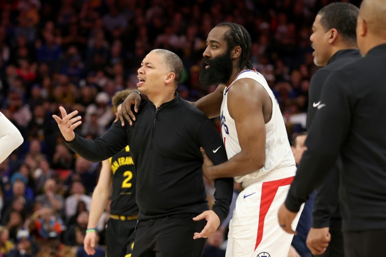  Lue fined $35,000 over ref ‘cheating’ outburst