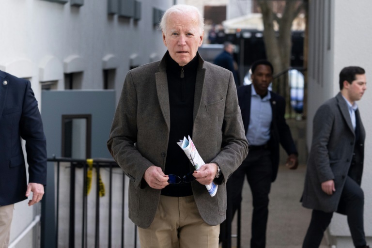  Biden says he told Zelensky ‘confident’ of renewed US war aid
