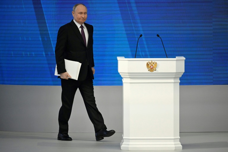  Putin warns West of nuclear war risk