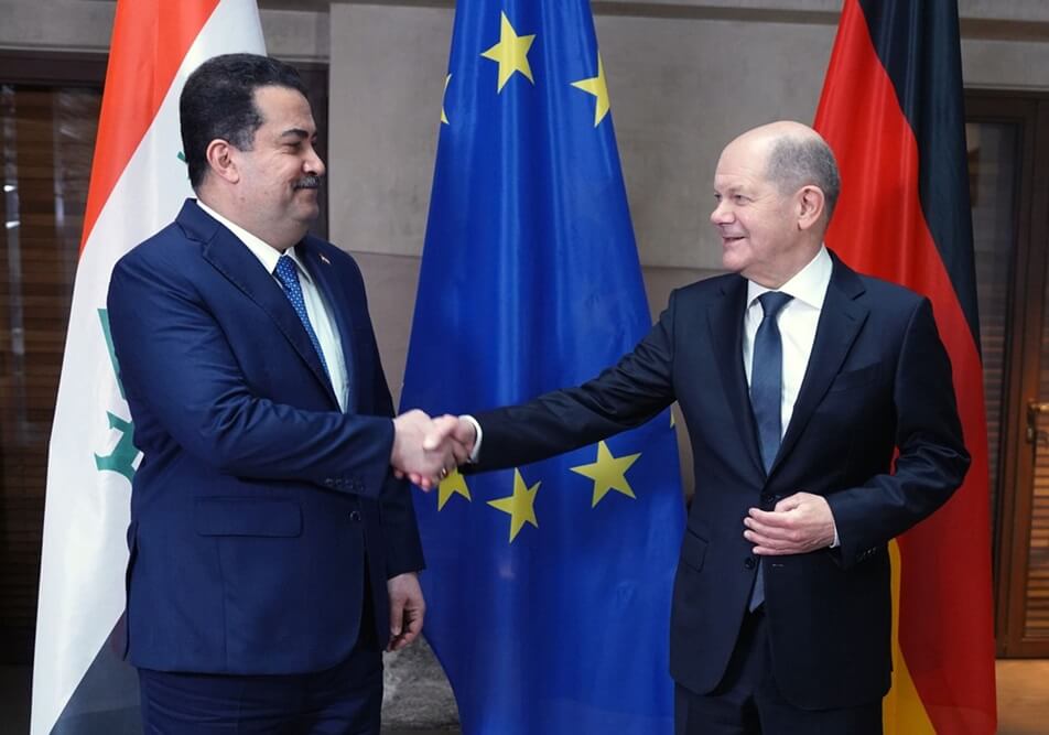 Der irakische Premierminister und die deutsche Bundeskanzlerin diskutieren über die Stärkung der bilateralen Beziehungen