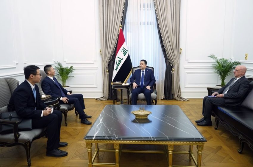  Iraqi PM discusses economic partnership with China