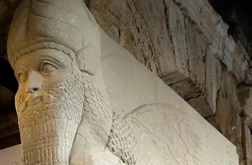  Italy gives Iraq copy of Bull of Nimrud statue that ISIS destroyed